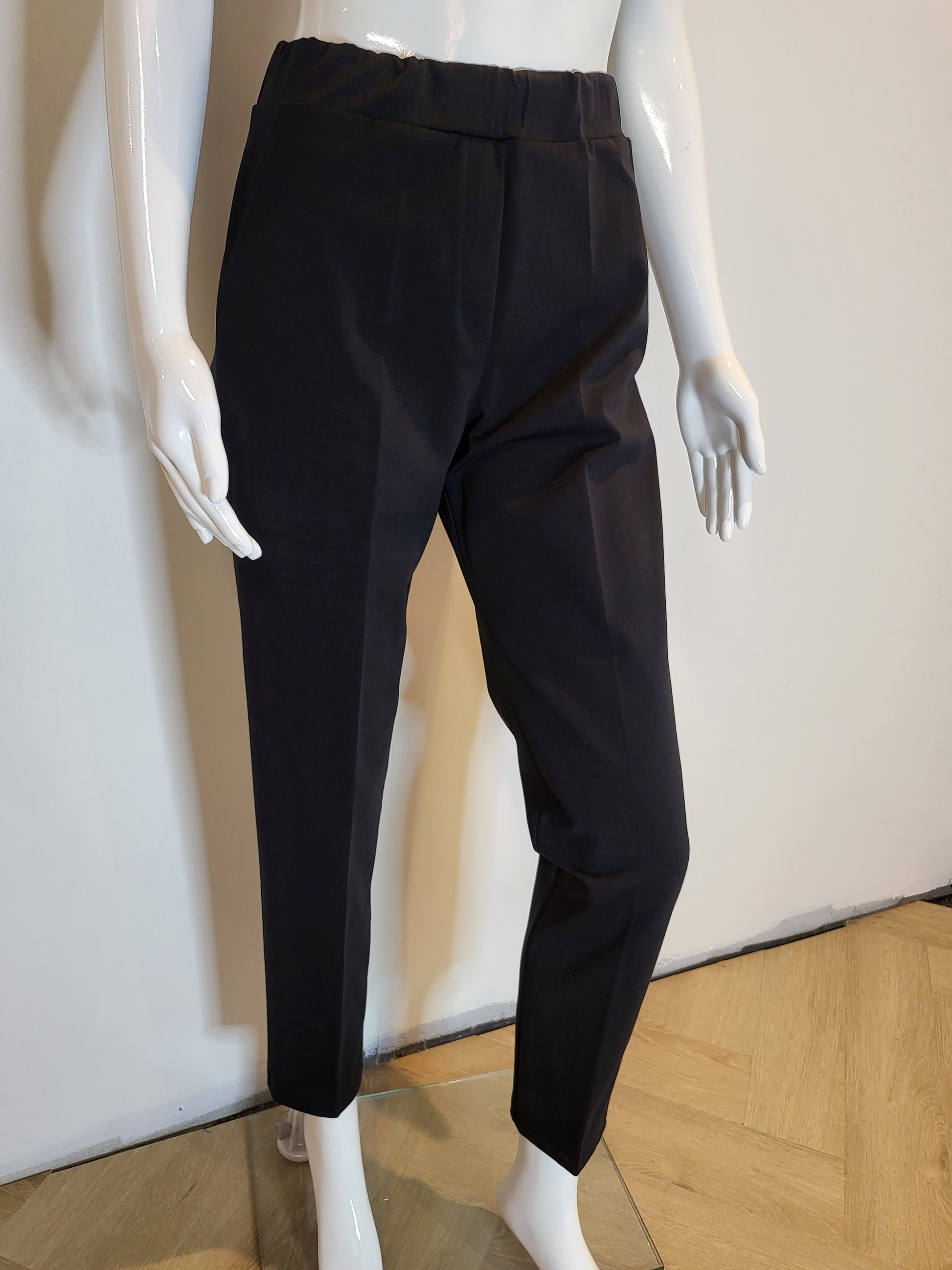 Tapered Leg Cigarette Pant by Paolo Tricot Trouser Paolo Tricot Black