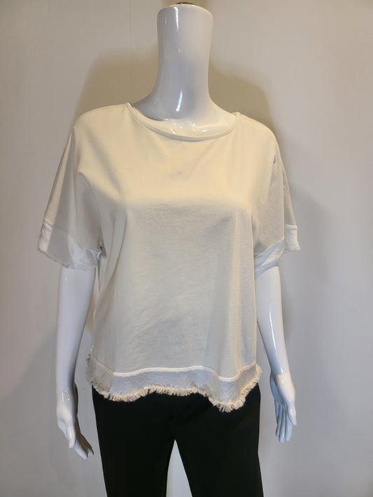 Back Button T-shirt by Elissia Apparel Elissia Europe cream
