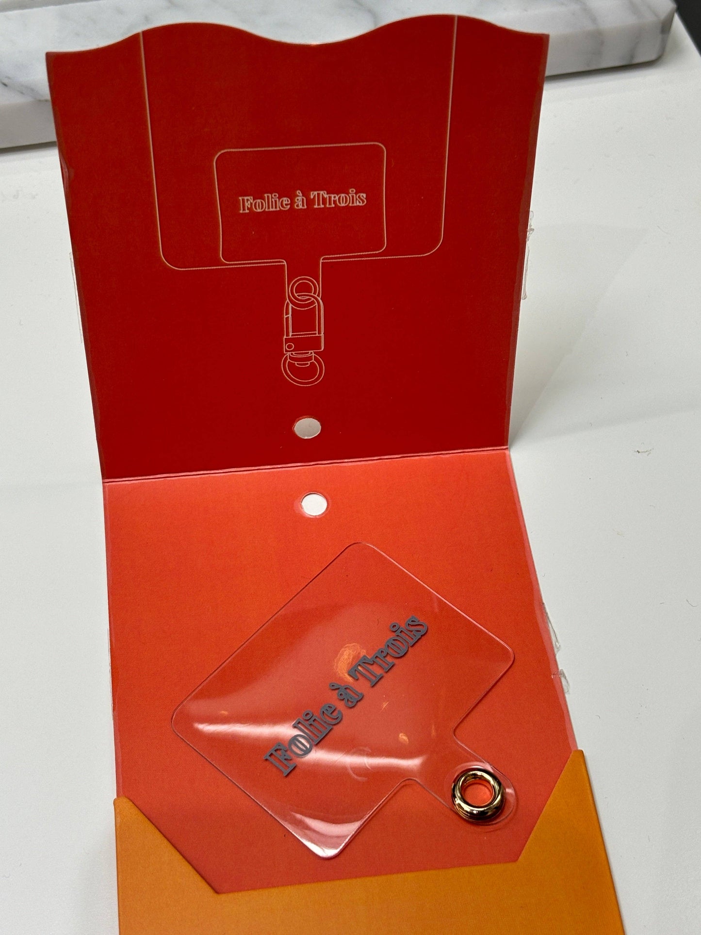 Folie à Trois - Universal Phone Adapter Folie à Trois