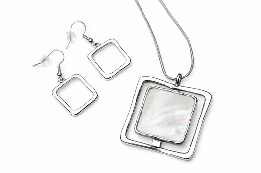 Square Luxe Pendant Necklace Necklace King of Glitz