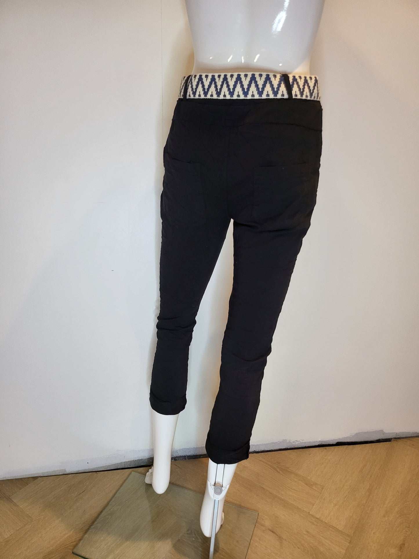 The Fabulous Stretch Pant Elissia Apparel Elissia Europe