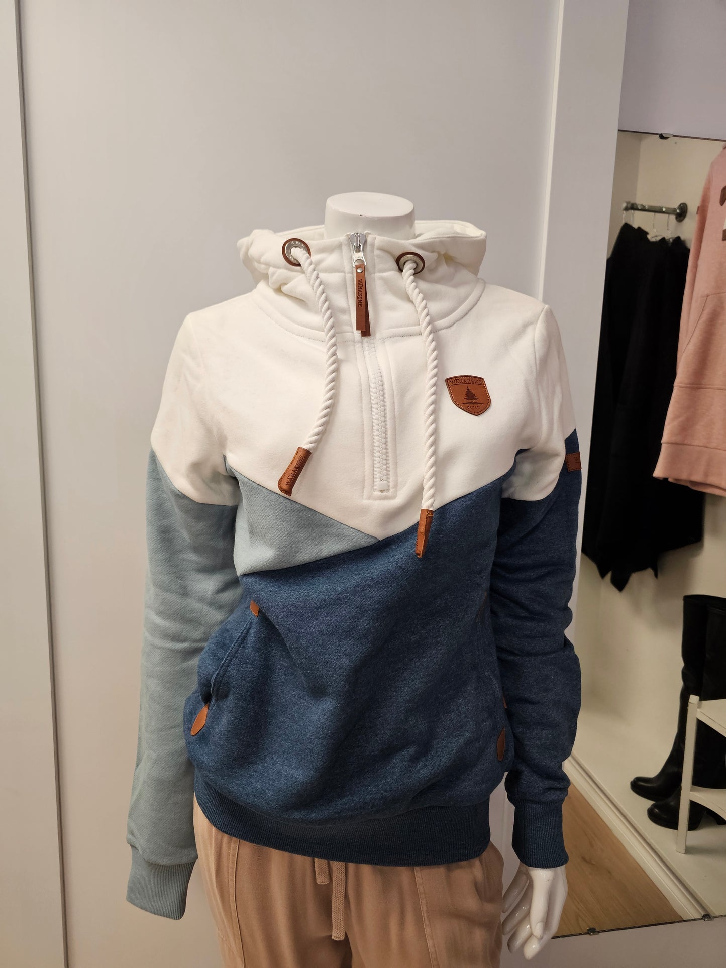 Roxy Sweatshirt by Wanakome sweatshirt Wanakome