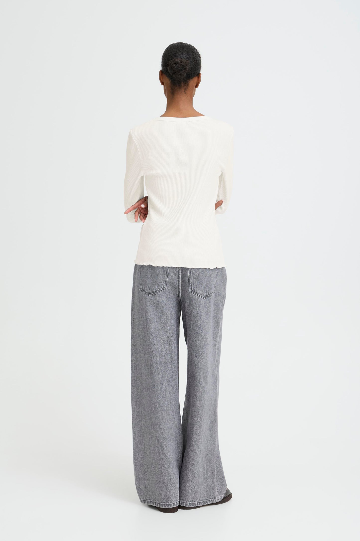 Sinne Rib T-shirt by b.young