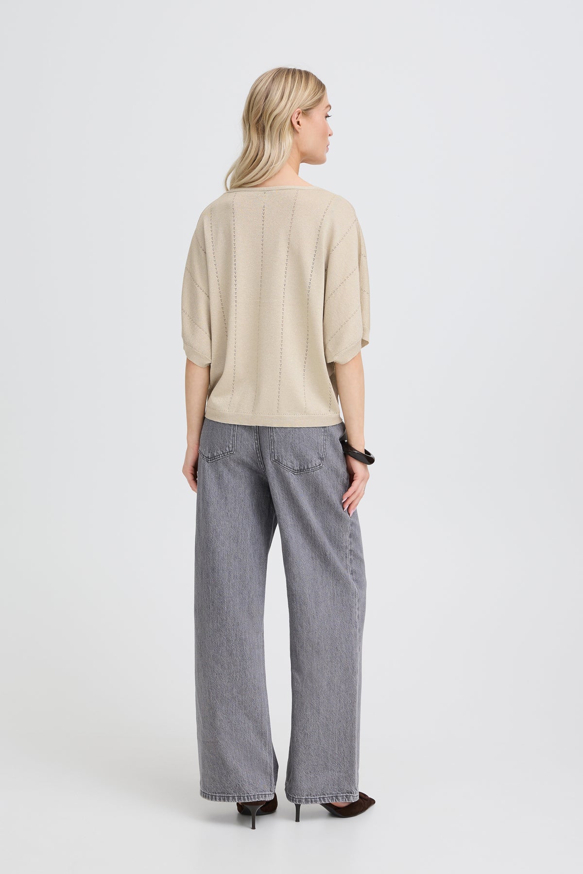 BYMobbe Vneck by b.young Tops b.young