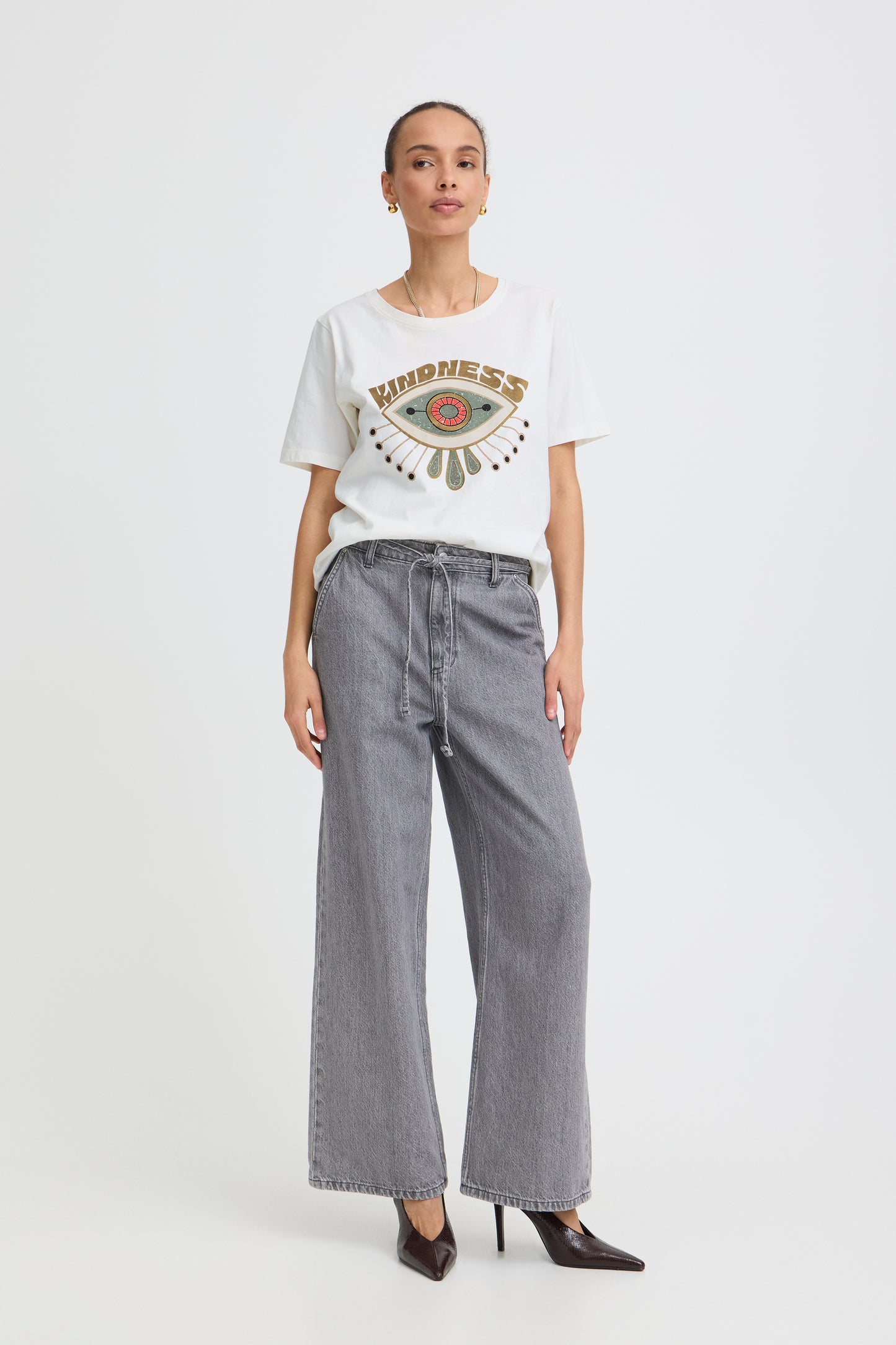 Solko T-shirt by b.young