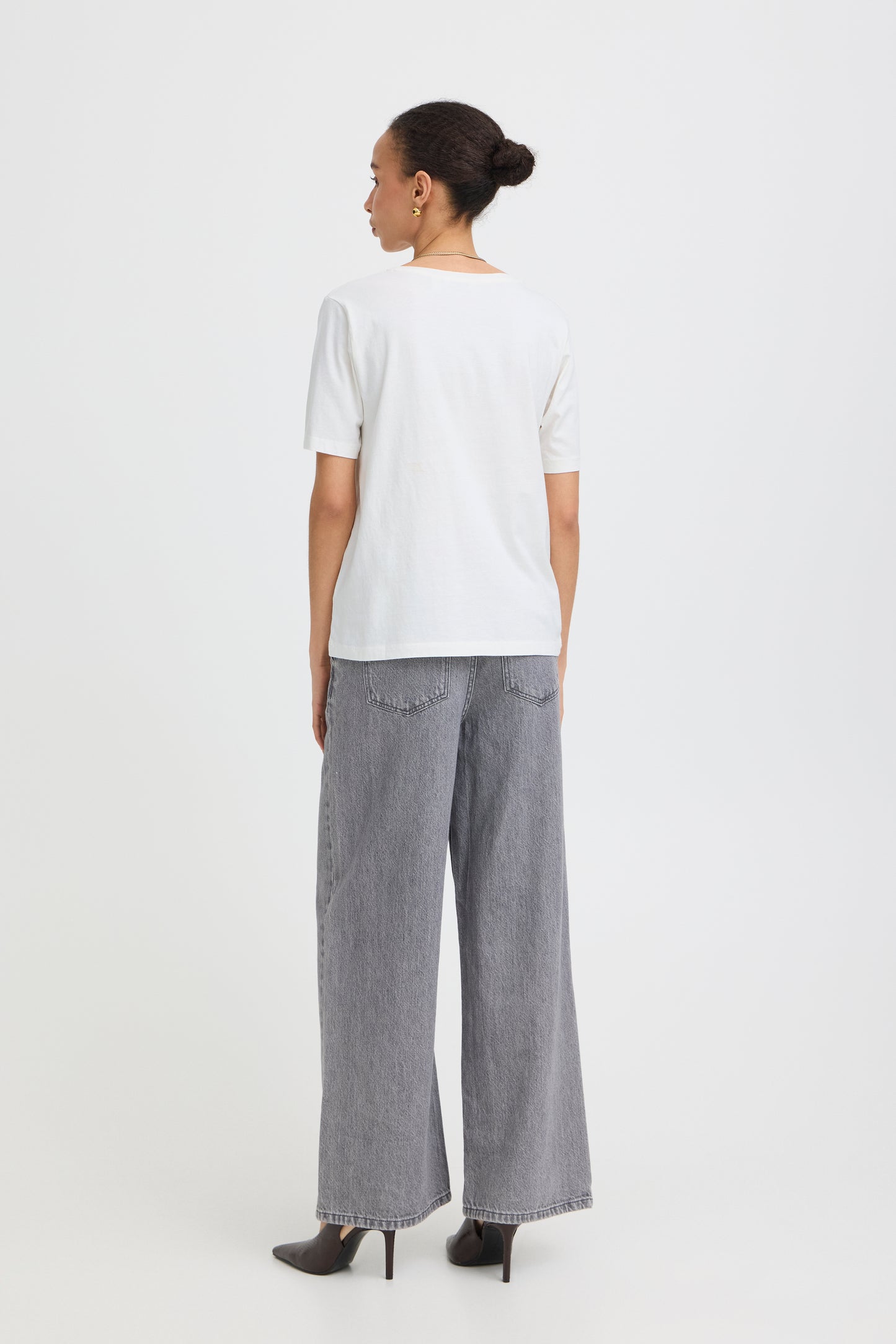 Solko T-shirt by b.young