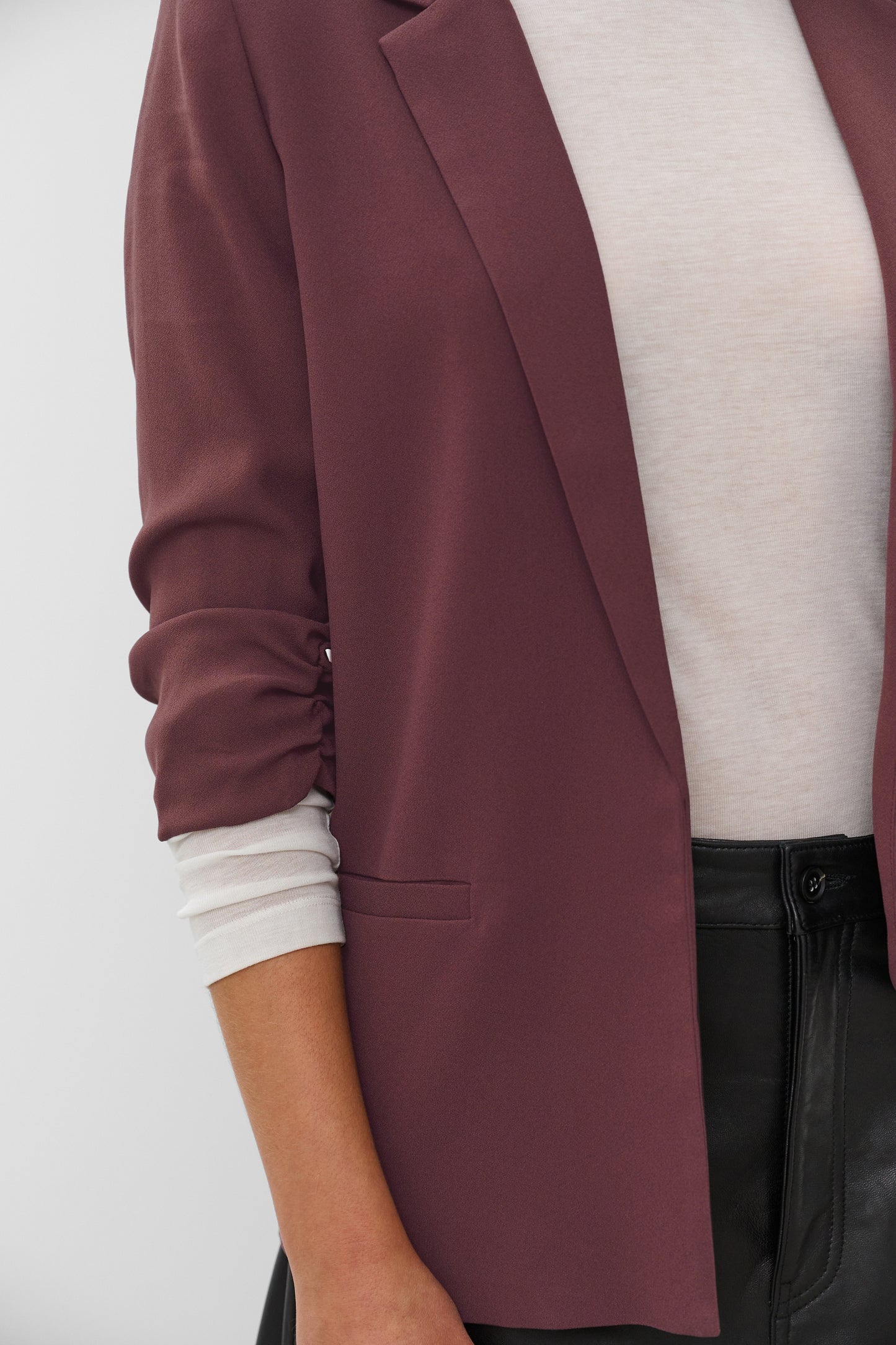 Shirley Blazer by Soaked in Luxury Suiting Soaked In Luxury