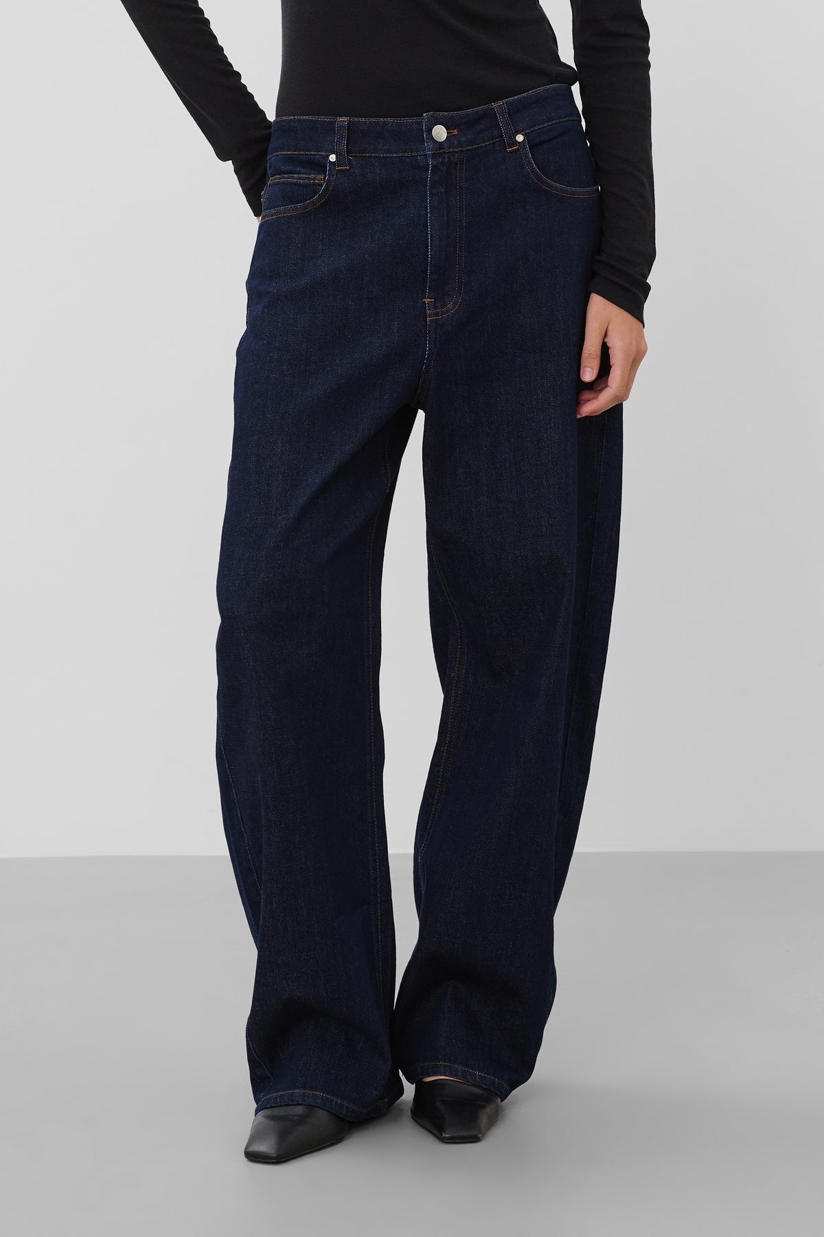 Sabino Relaxed Dark Blue Jeans by Soaked in Luxury Denims SOAKED IN LUXURY