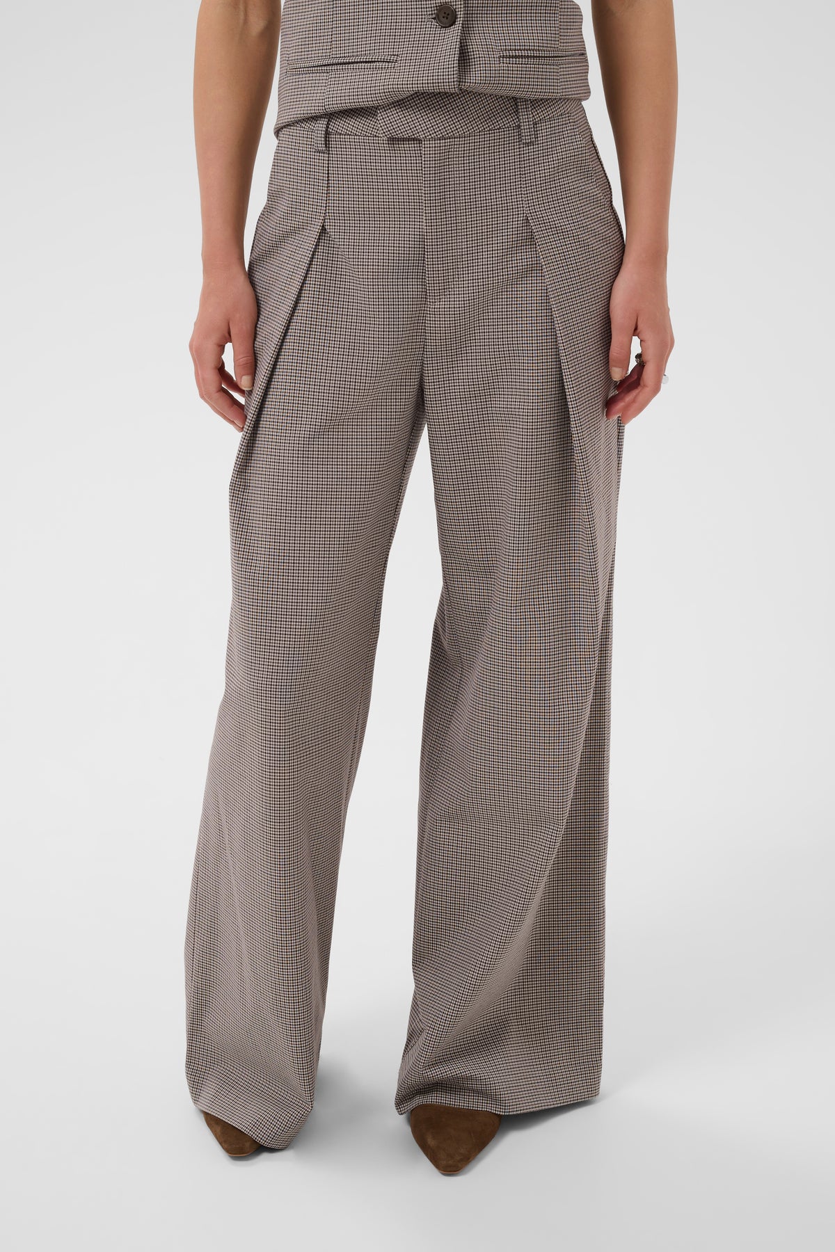 TerinaSZ Relaxed Trousers by Saint Tropez