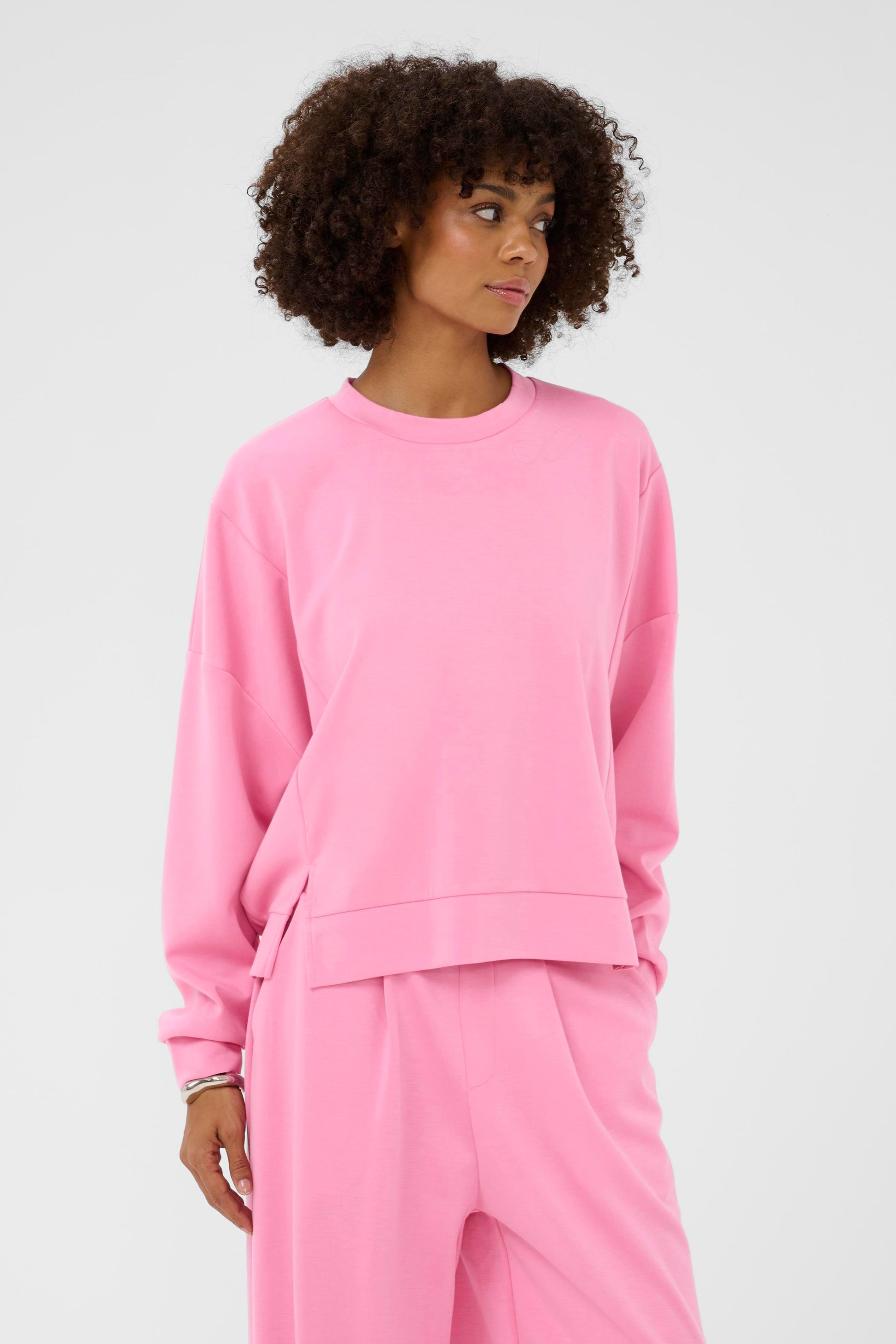 Alyson Sweatshirt by Culture sweatshirt Culture