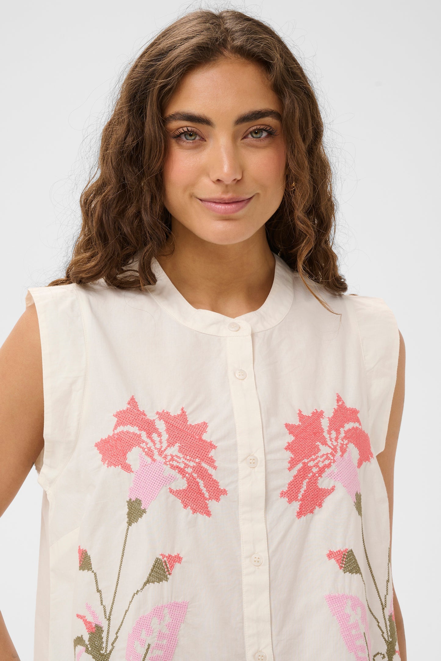 CUalvild Sleeveless Shirt by Culture Tops Culture Spring Gardenia