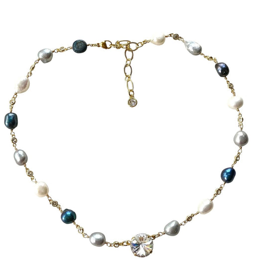 Pearl Short Crystal Necklace by VB&CO Jewelry VB&CO DESIGNS HANDMADE JEWELRY