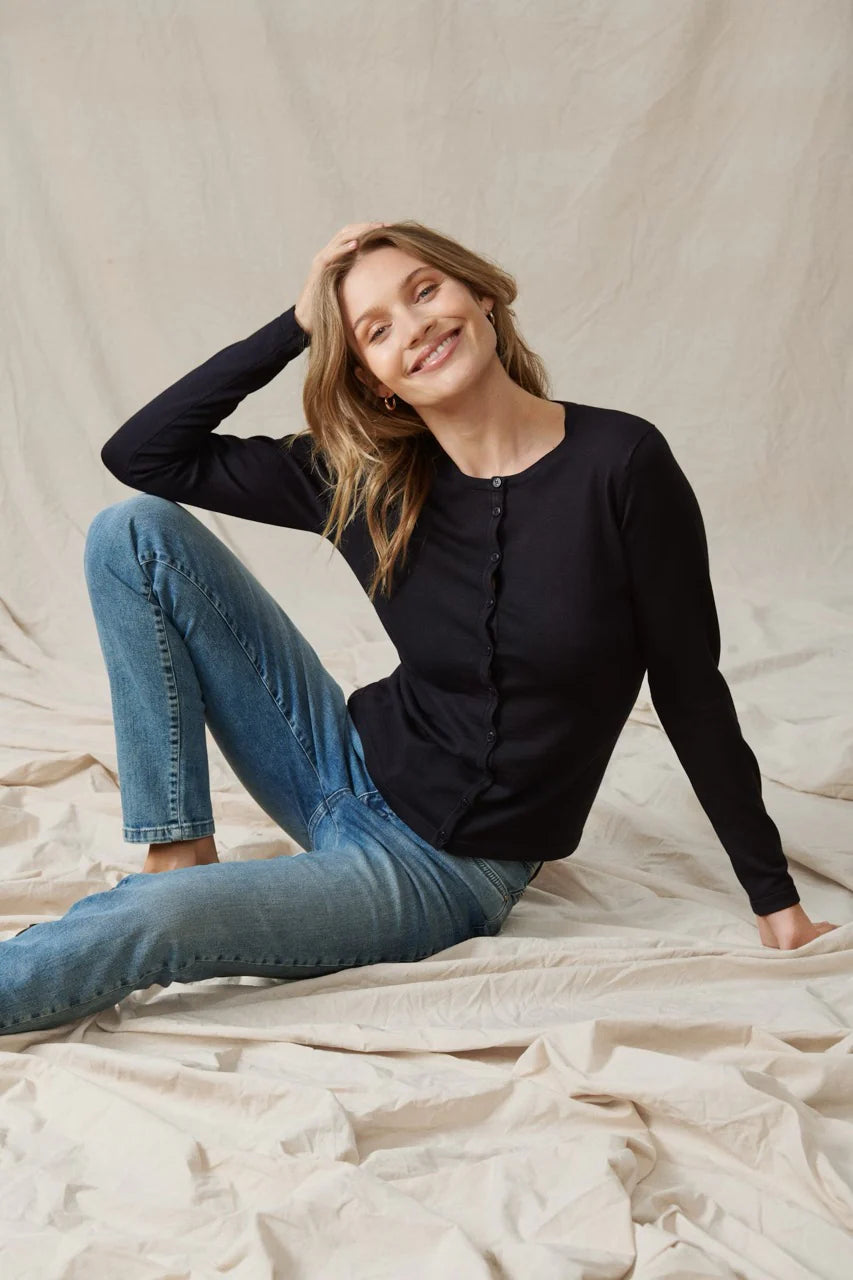 R-Neck Cardigan by Saint Tropez – Maison Khloe R-Neck Cardigan by Saint Tropez – Maison Khloe