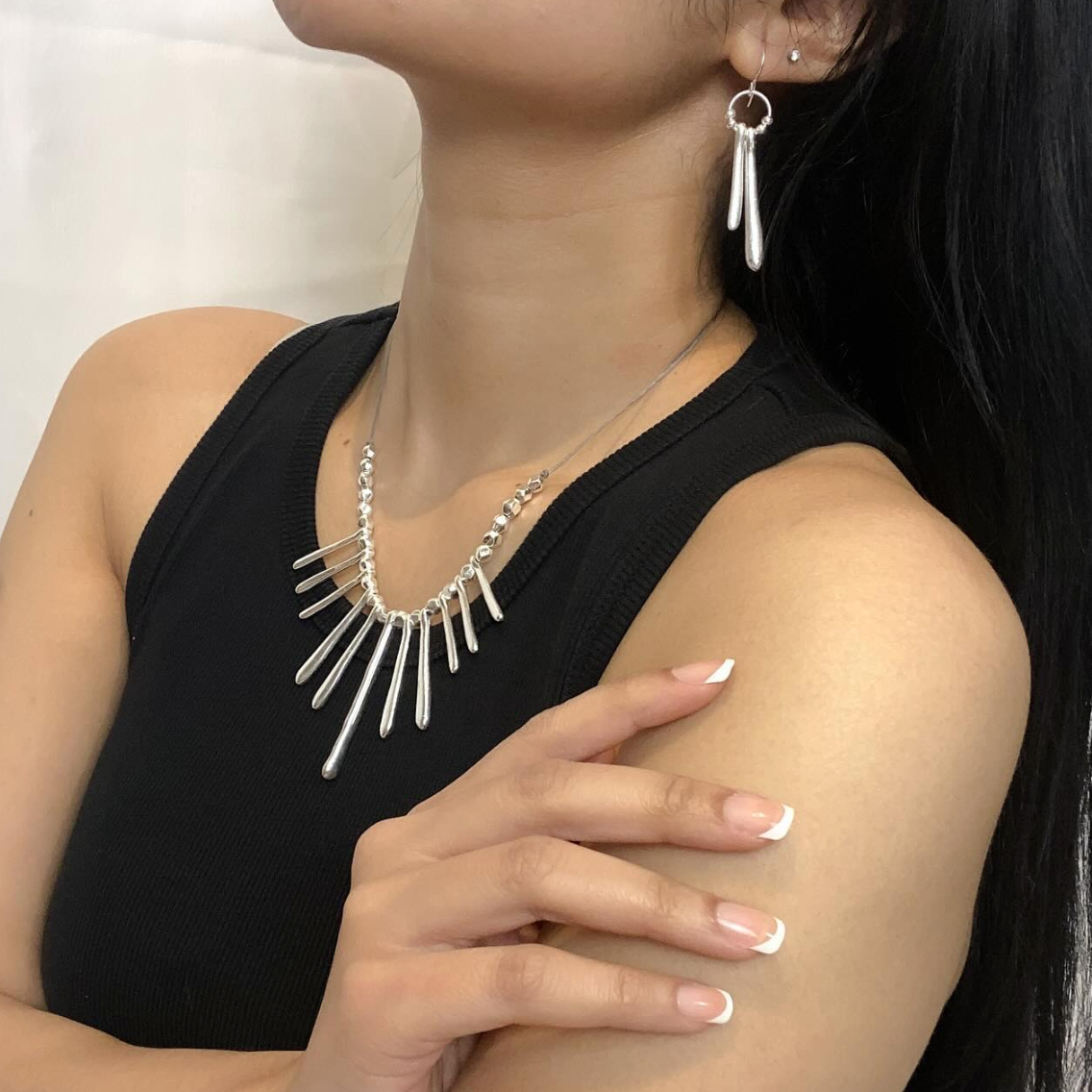 Drop Fan Necklace In Silver Plate Necklace Suzie Blue Canada