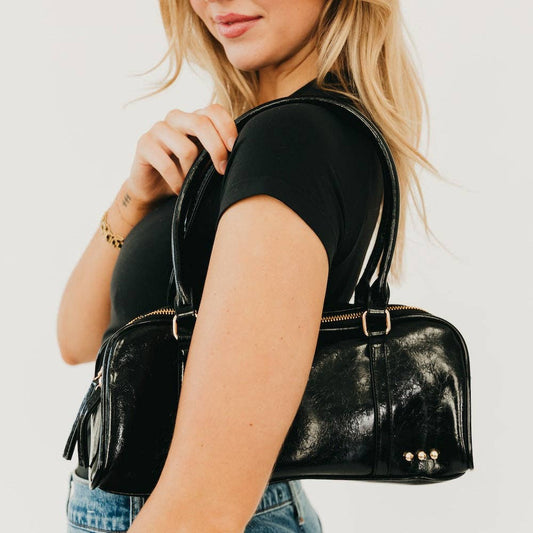 Arlys Barrel Shoulder Bag Purse Pretty Simple Black