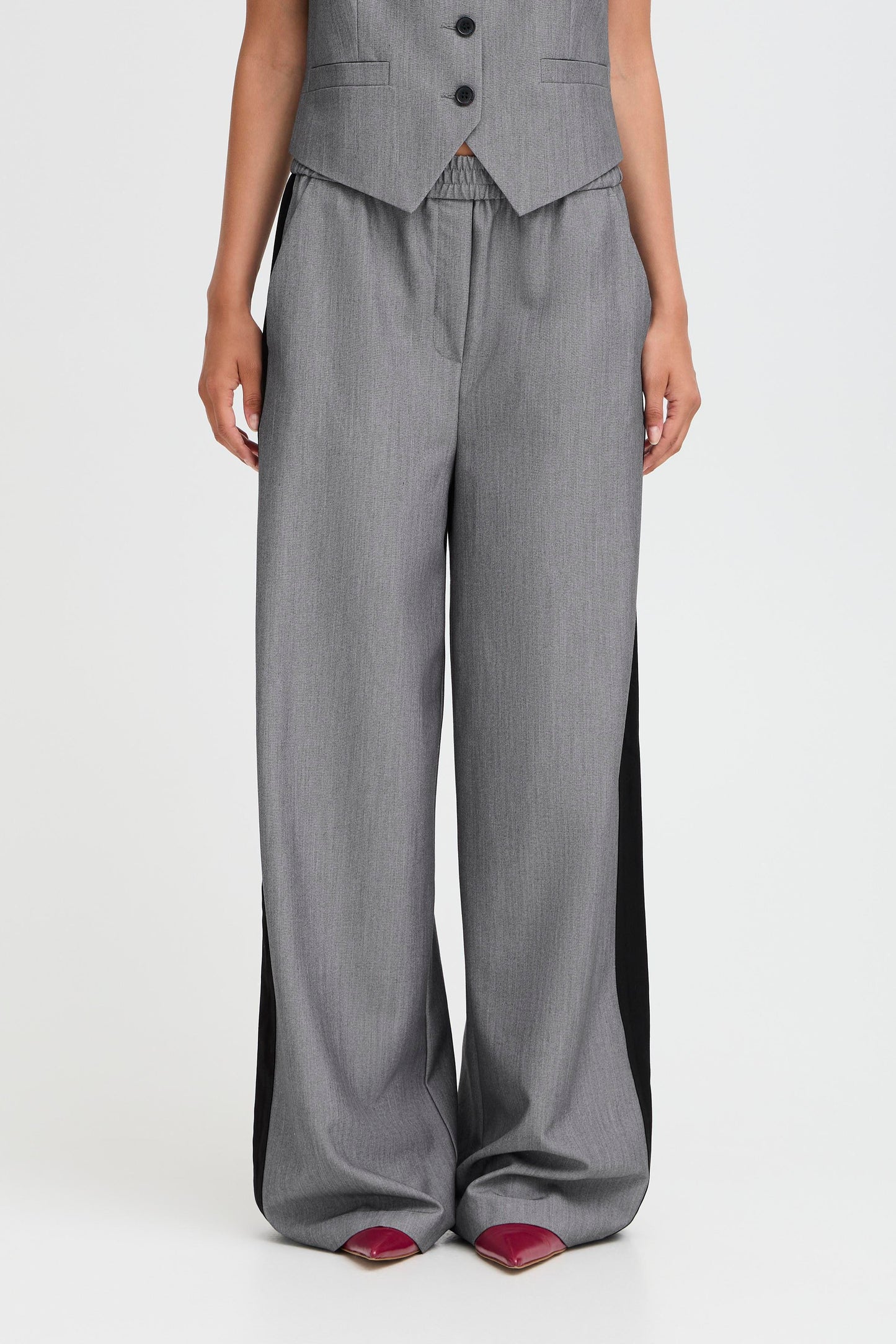 Suiting Jogger Pant by b.young