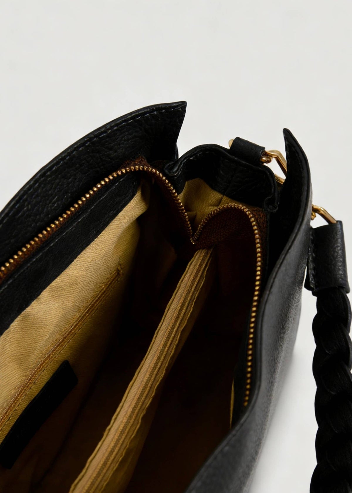 Large Treccia bag in genuine leather Handbag Nanabags