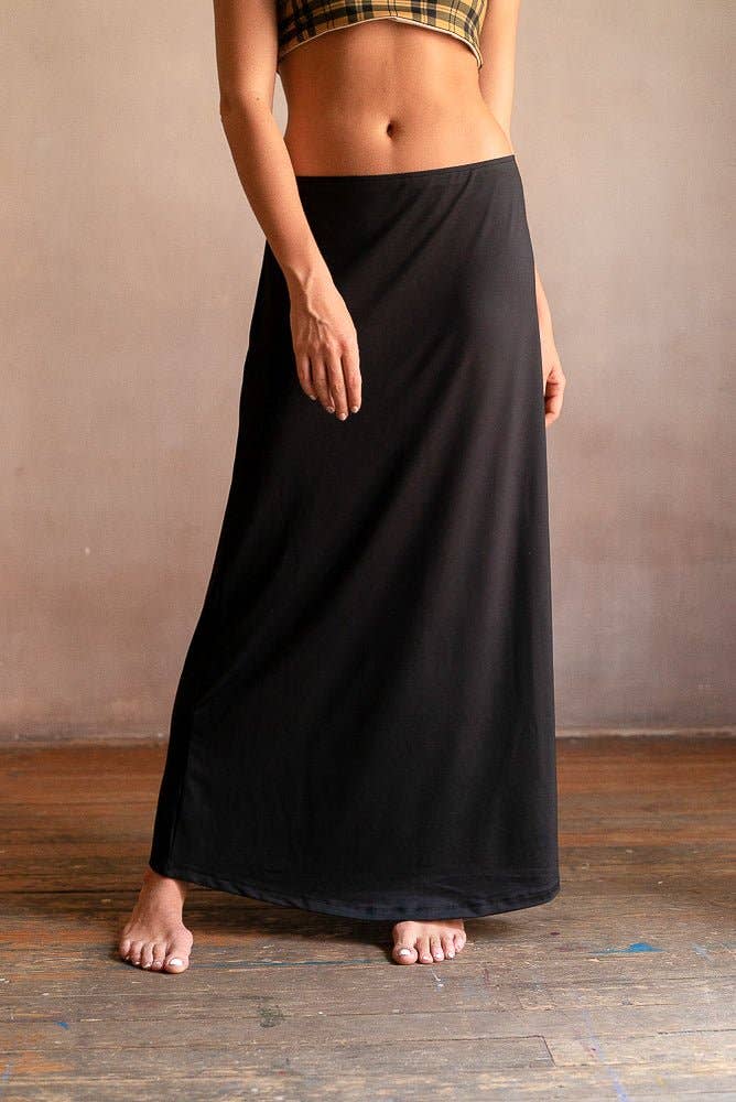 The Everywhere Skirt - Matte Black